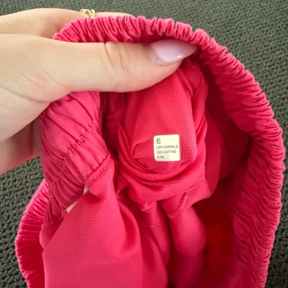 Lululemon hotty hot shorts LIMITED EDITION SONIC PINK - Picture 3 of 3